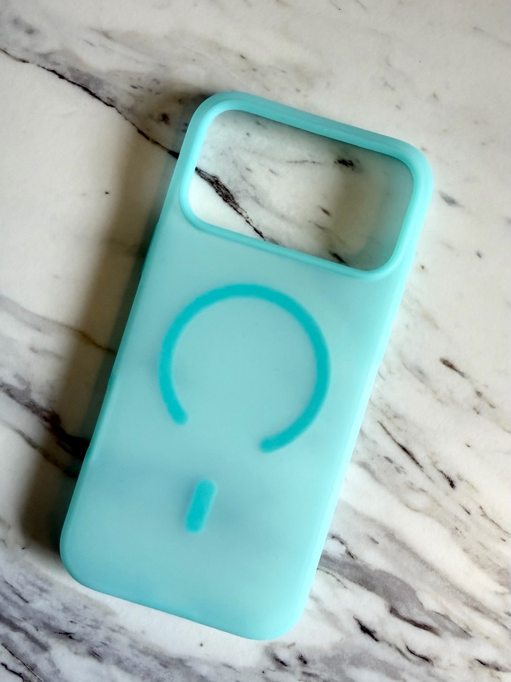 iPhone 17 Pro Max Aqua Silicone MagSafe-Compatible Phone Case